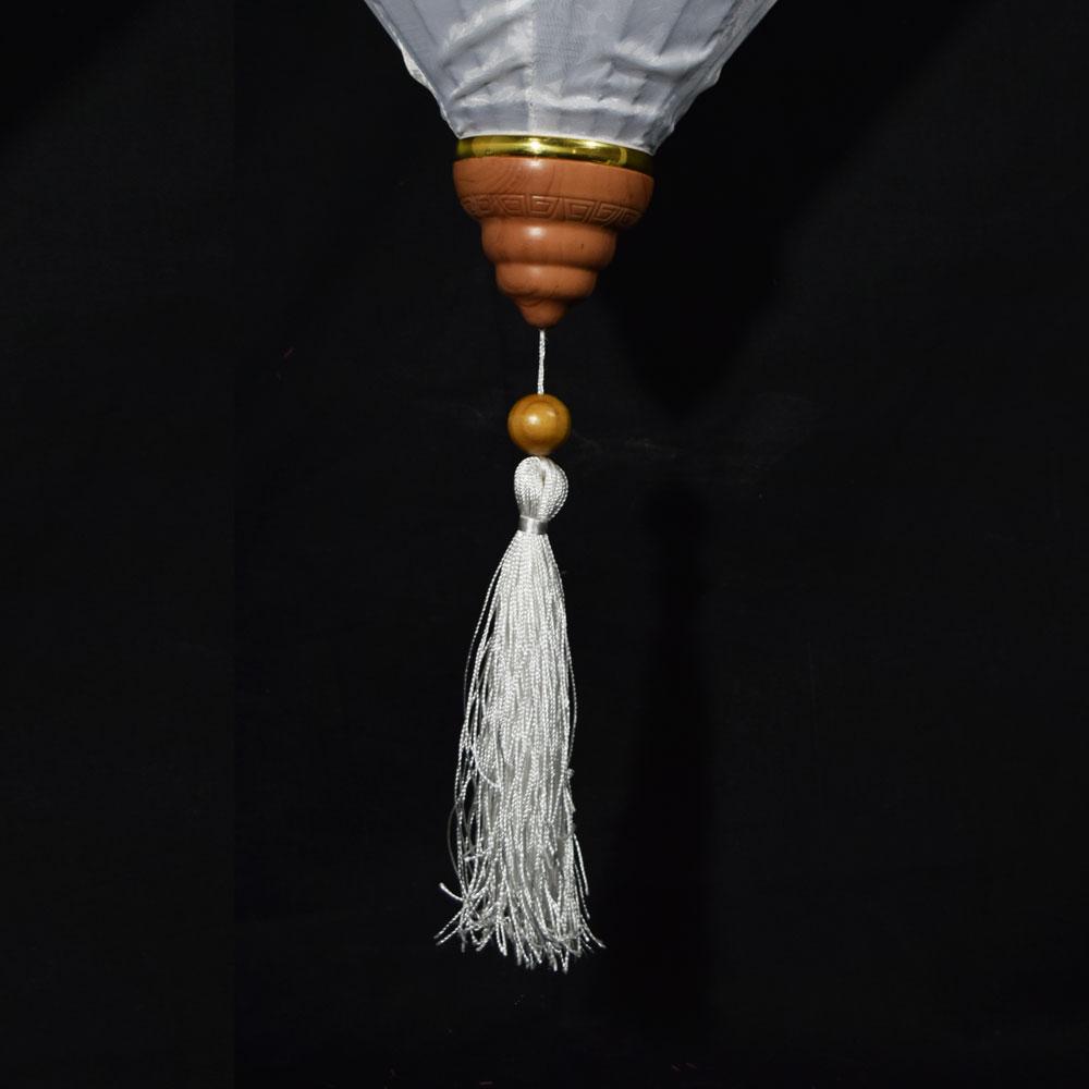 Medium White Vietnamese Silk Lantern, Garlic Umbrella Shaped - Luna Bazaar | Boho &amp; Vintage Style Decor