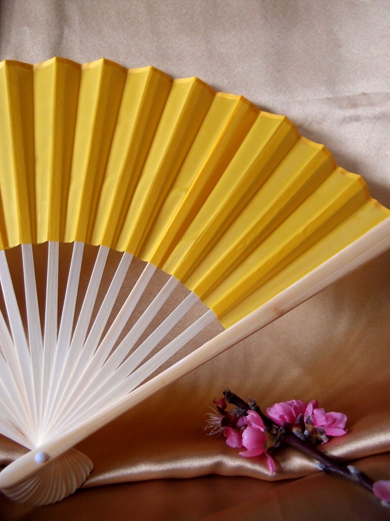 9&quot; Yellow Silk Hand Fans for Weddings (10 Pack) - Luna Bazaar | Boho &amp; Vintage Style Decor